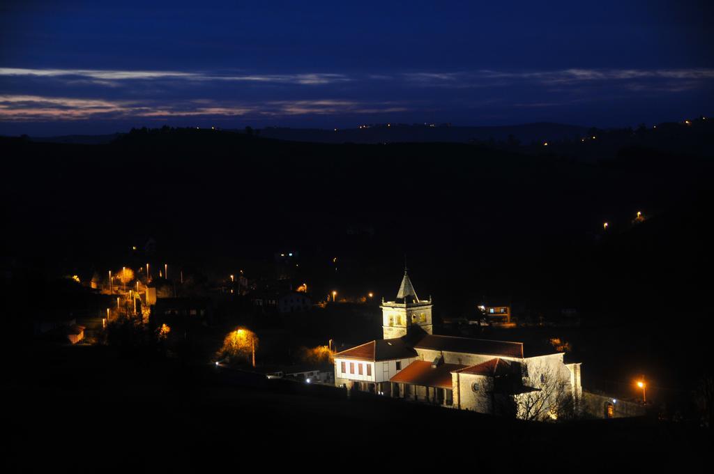 Apartamentos Corona Comillas Luaran gambar