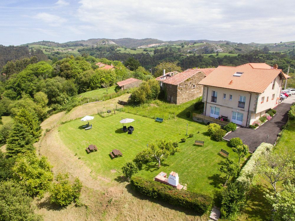 Apartamentos Corona Comillas Luaran gambar